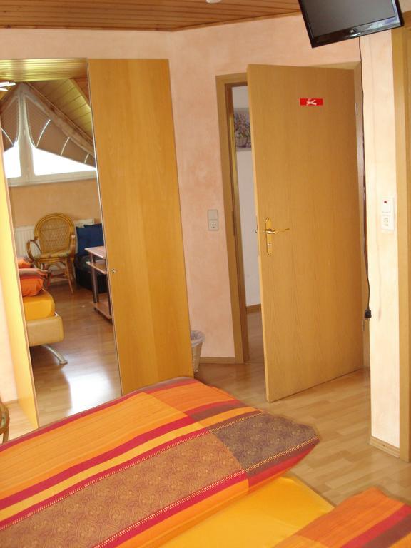 Ferienwohnungen - Gaestehaus Gertrud Moog- روست المظهر الخارجي الصورة